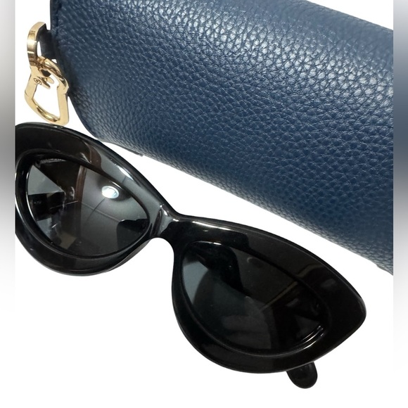 LOEWE Curvy Cat Eye Sunglasses Style #: LW40096I w/ BRANDED Case & Dustcloth EUC